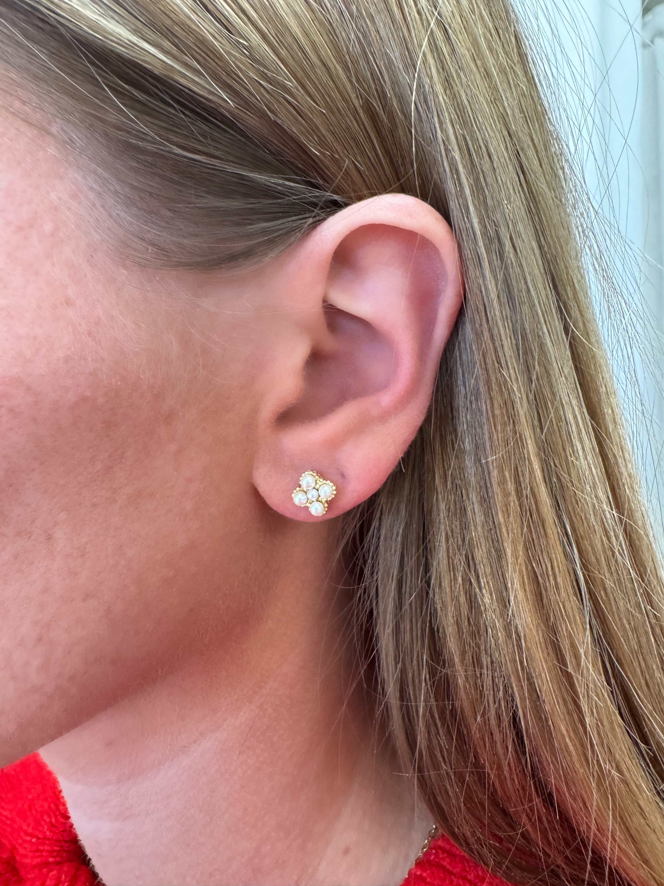 lila-gold-clover-stud-earrings-opal-model-1.jpg