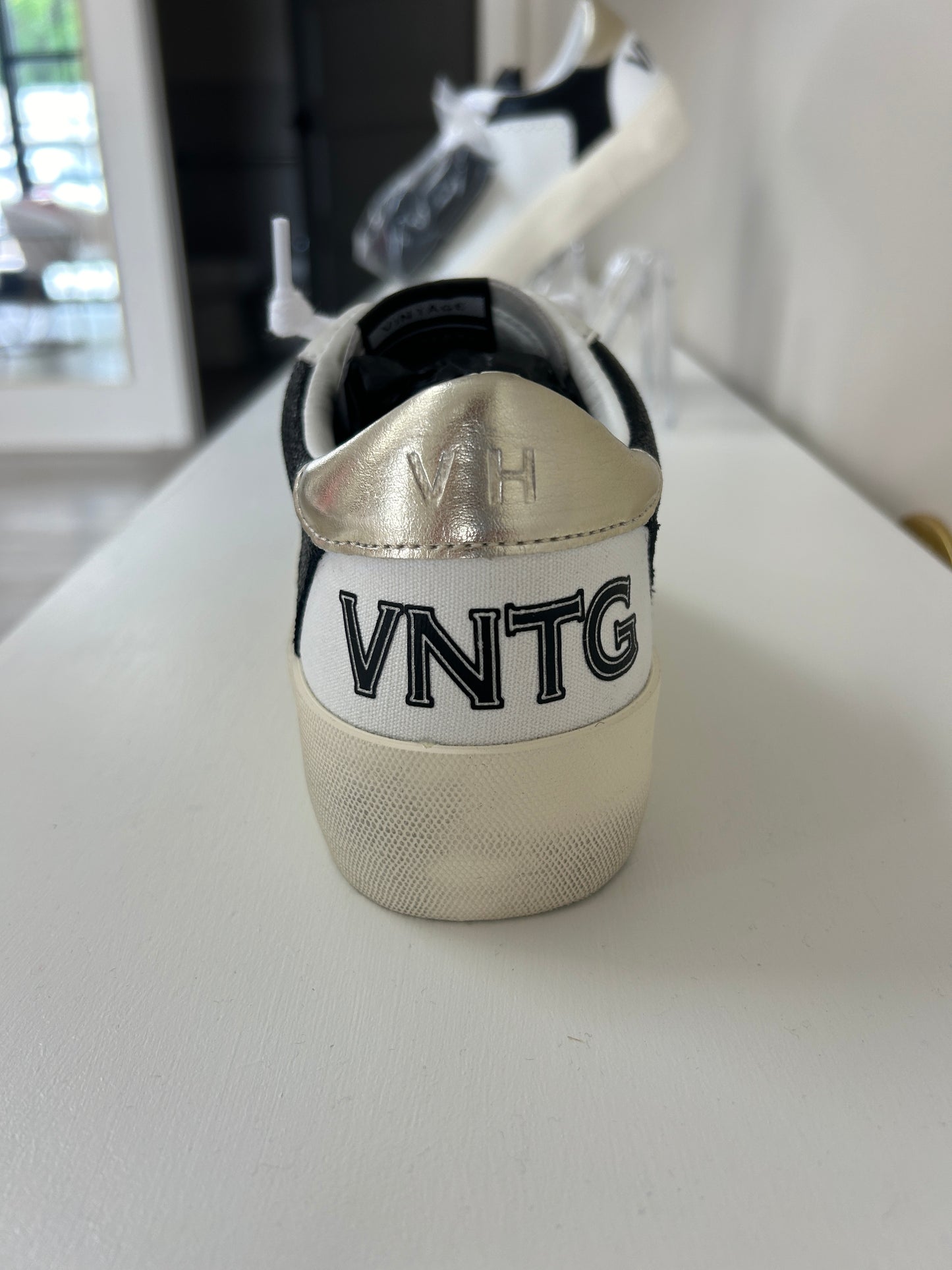 Reflex Sneakers - Black / Gold back