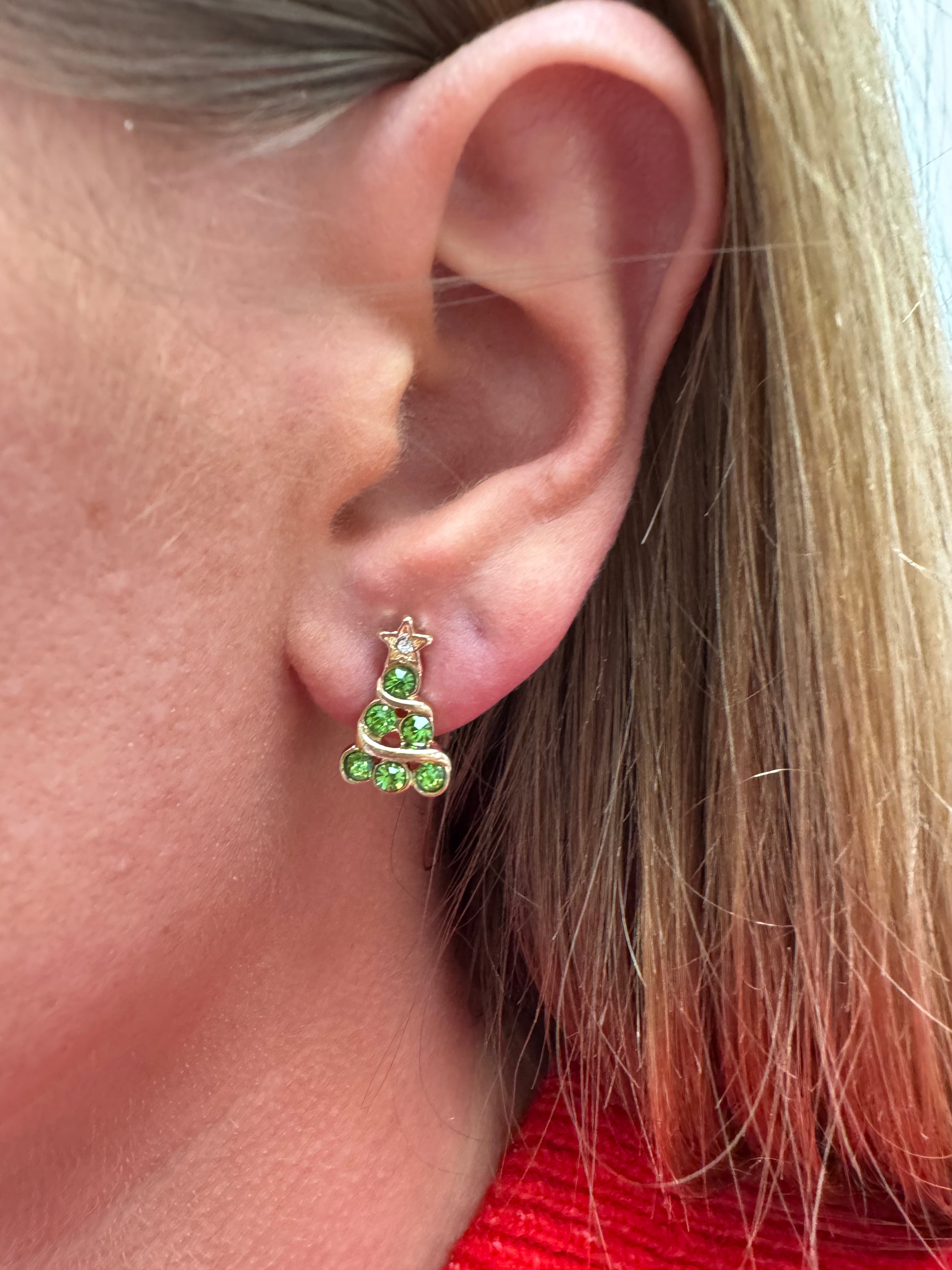 anderson-ave-holly-green-christmas-tree-studs-gold-01.jpg