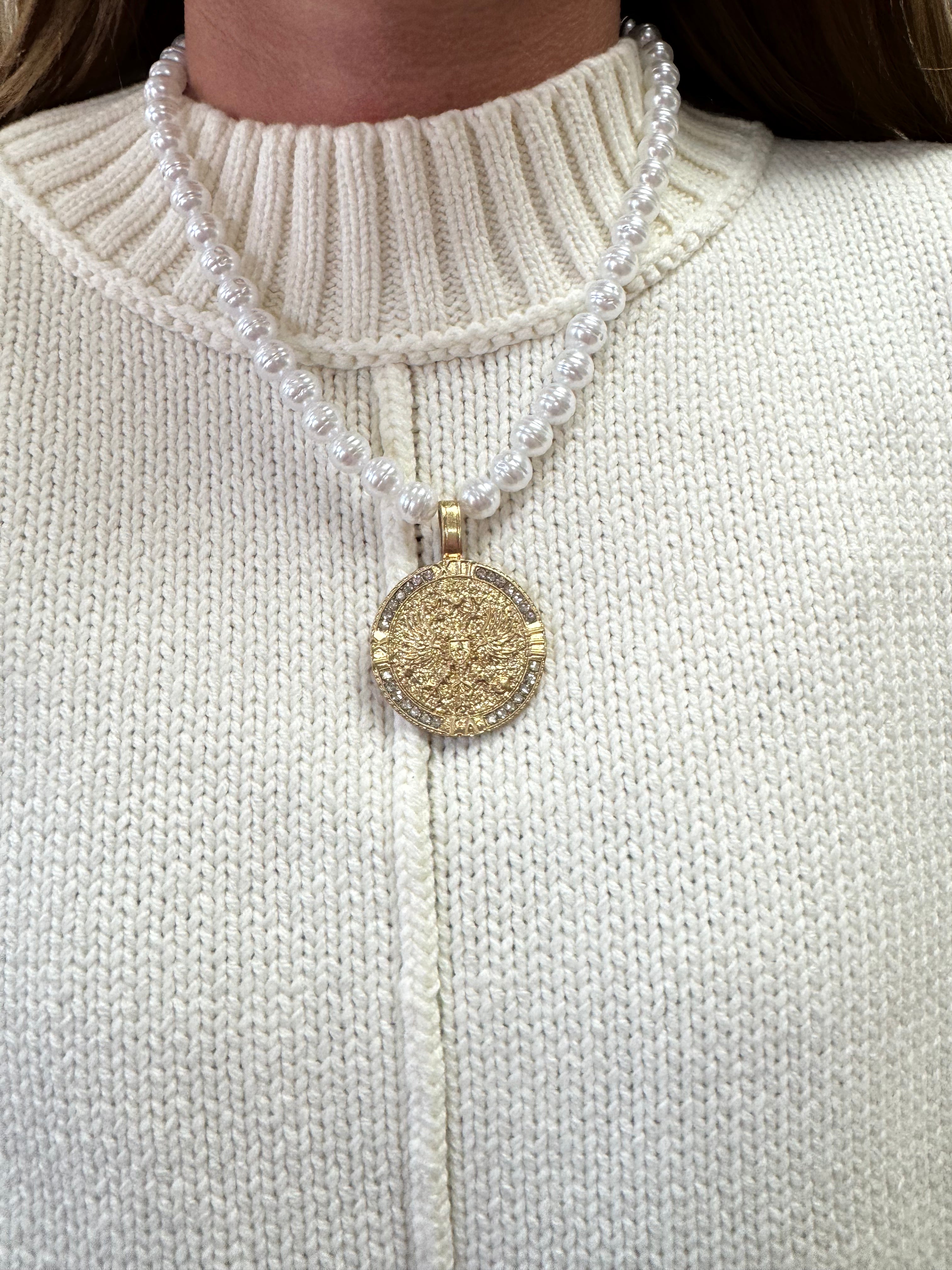 pearl-medallion-necklace-gold-textured-detail-1.jpg