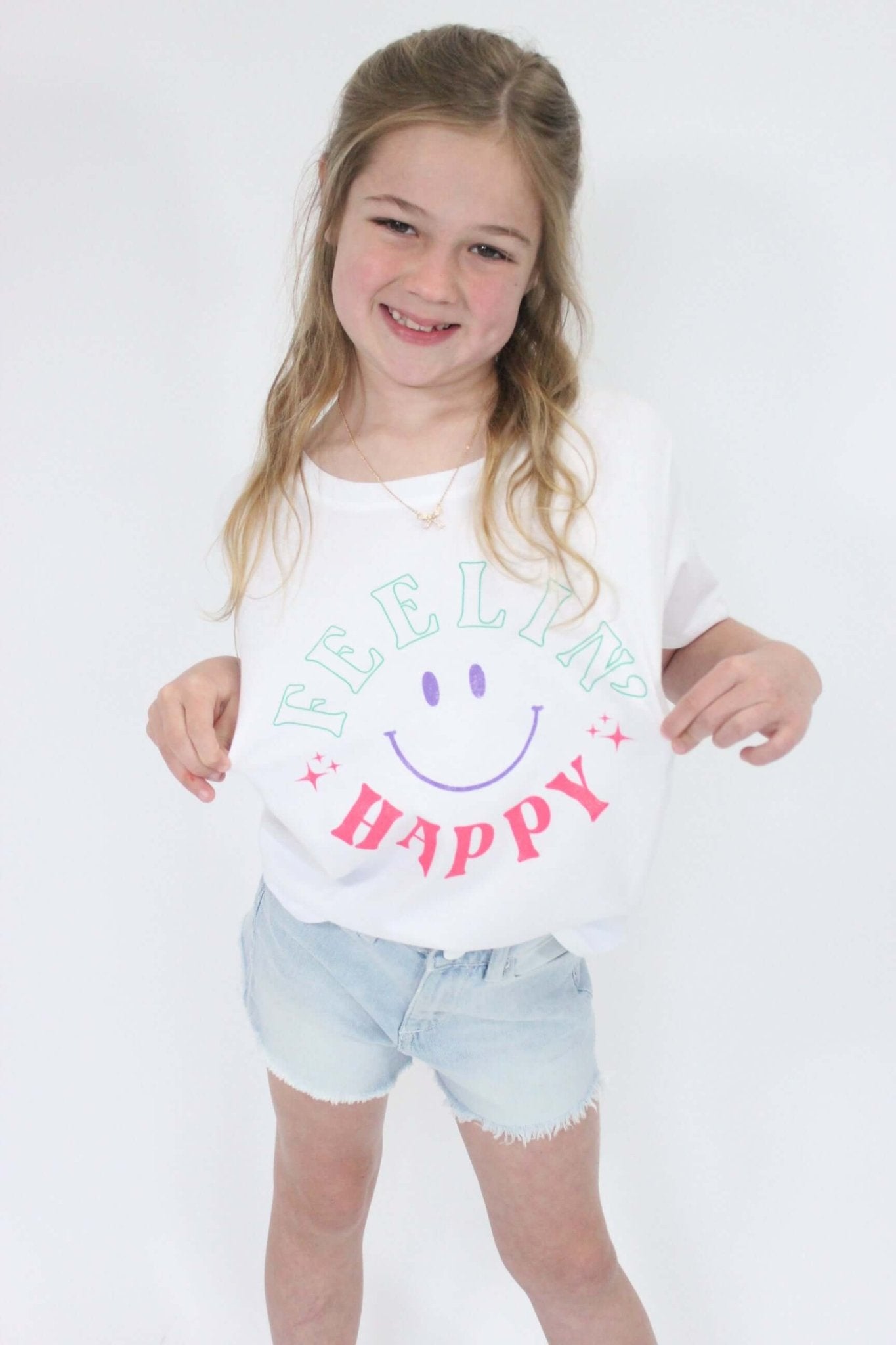 Girls’ Feelin’ Happy Graphic Tee - Anderson Ave boutique