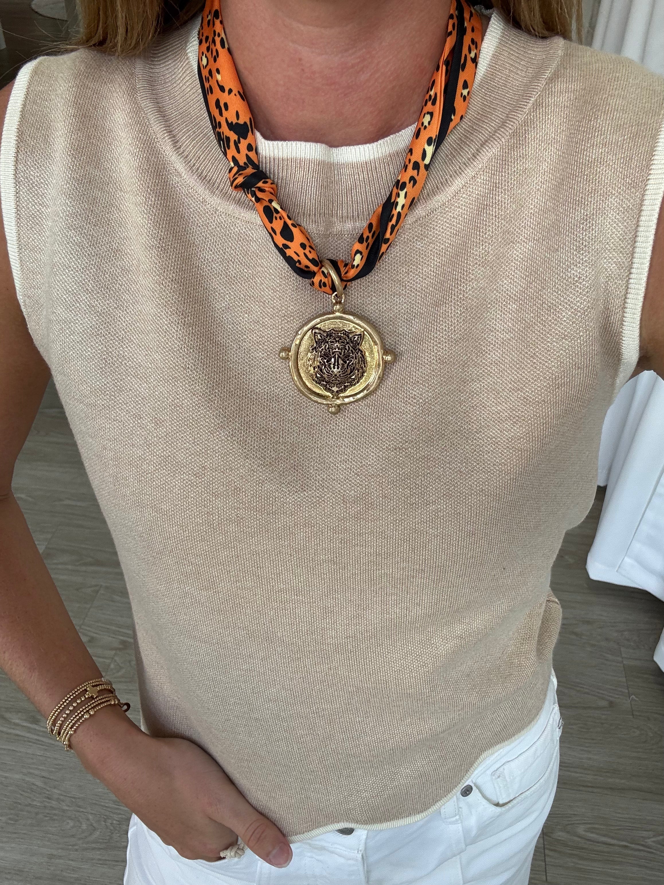 auburn-tigers-crystal-pendant-scarf-necklace.jpg