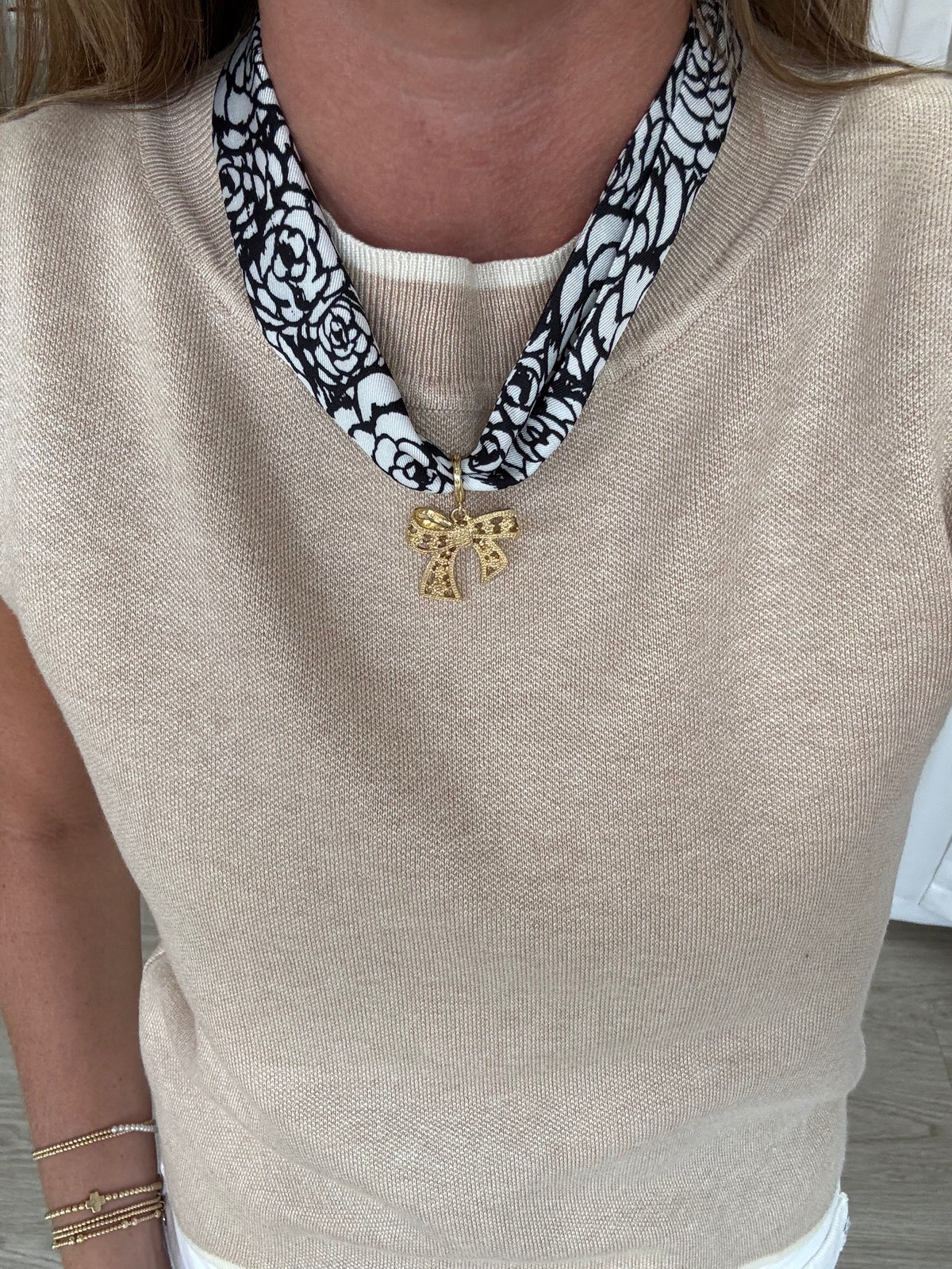 scarf-necklace-with-bow-black-white-boutique-style.jpg
