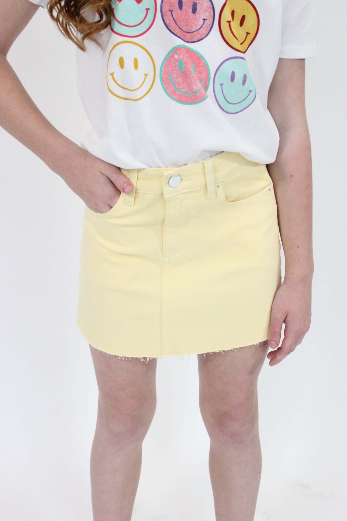 Jenny Mini Skort - Yellow hand and up close