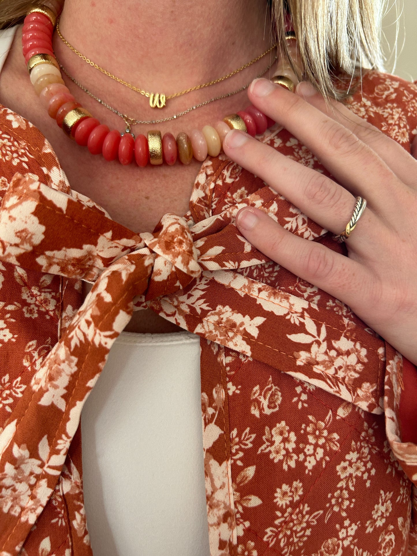 Chunky Beaded Necklace - Coral details