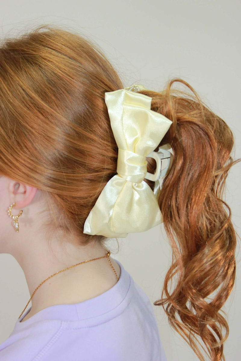 Bow Claw Clip Cream