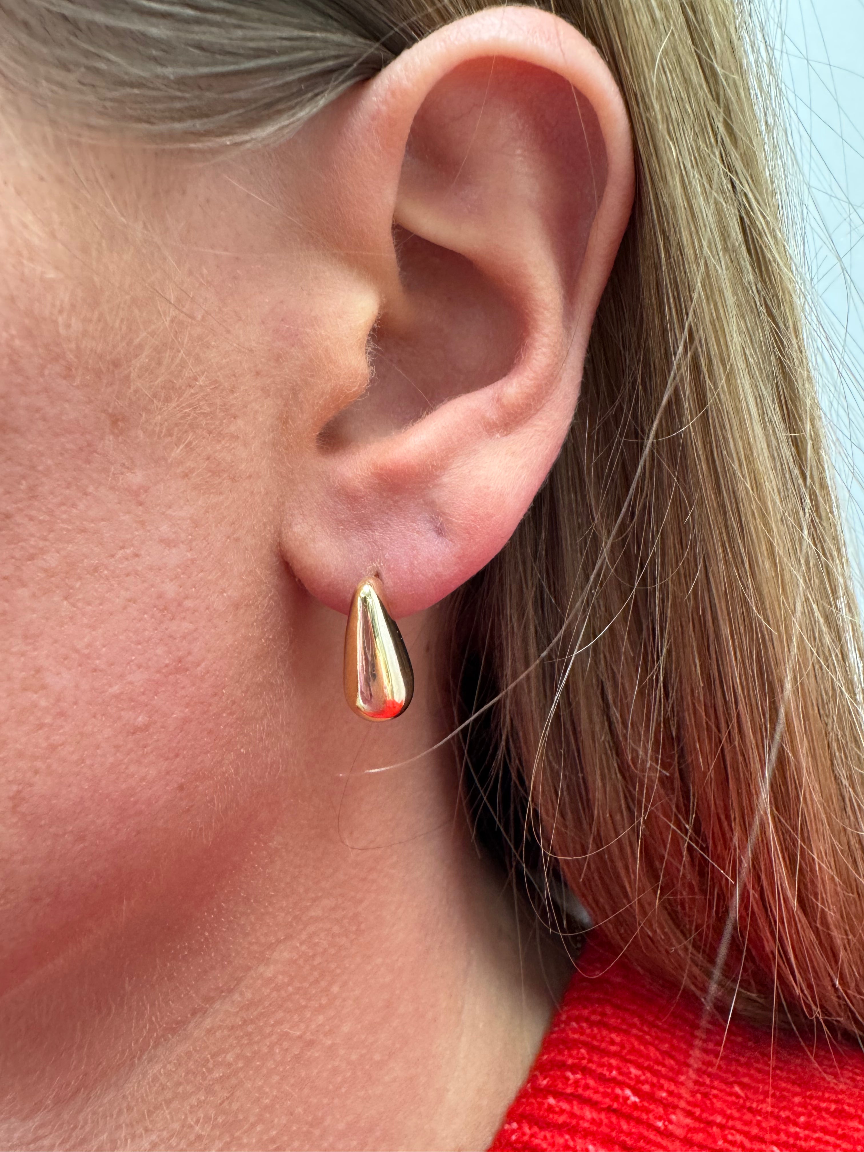 minimalist-gold-teardrop-studs-1.jpg