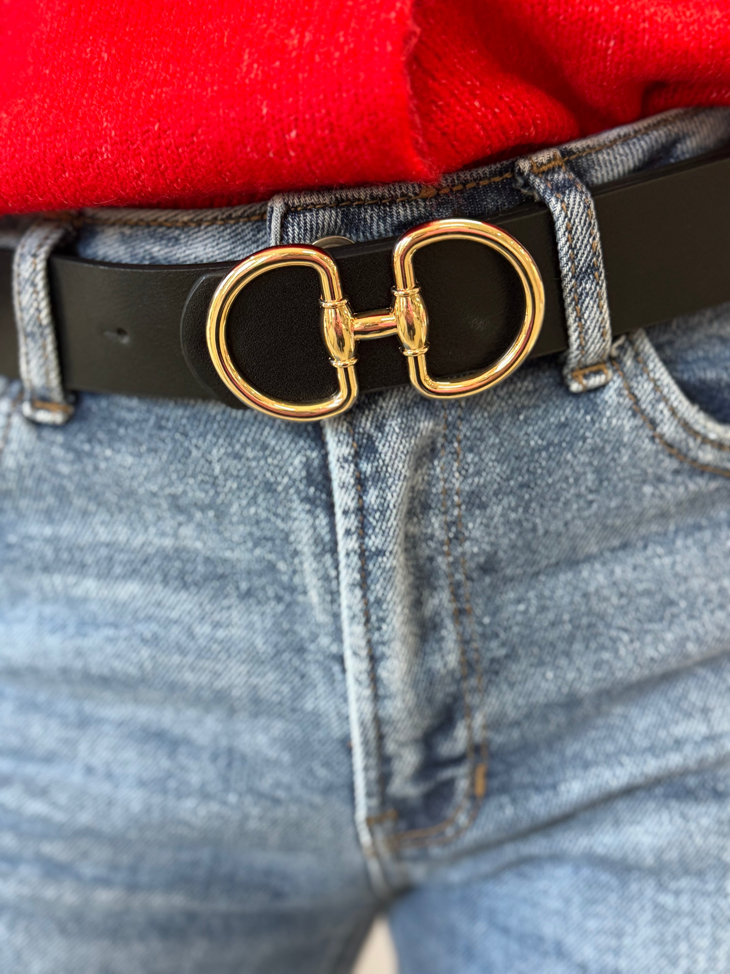 Avery Black Faux Leather Belt – Classic Gold Buckle Essential