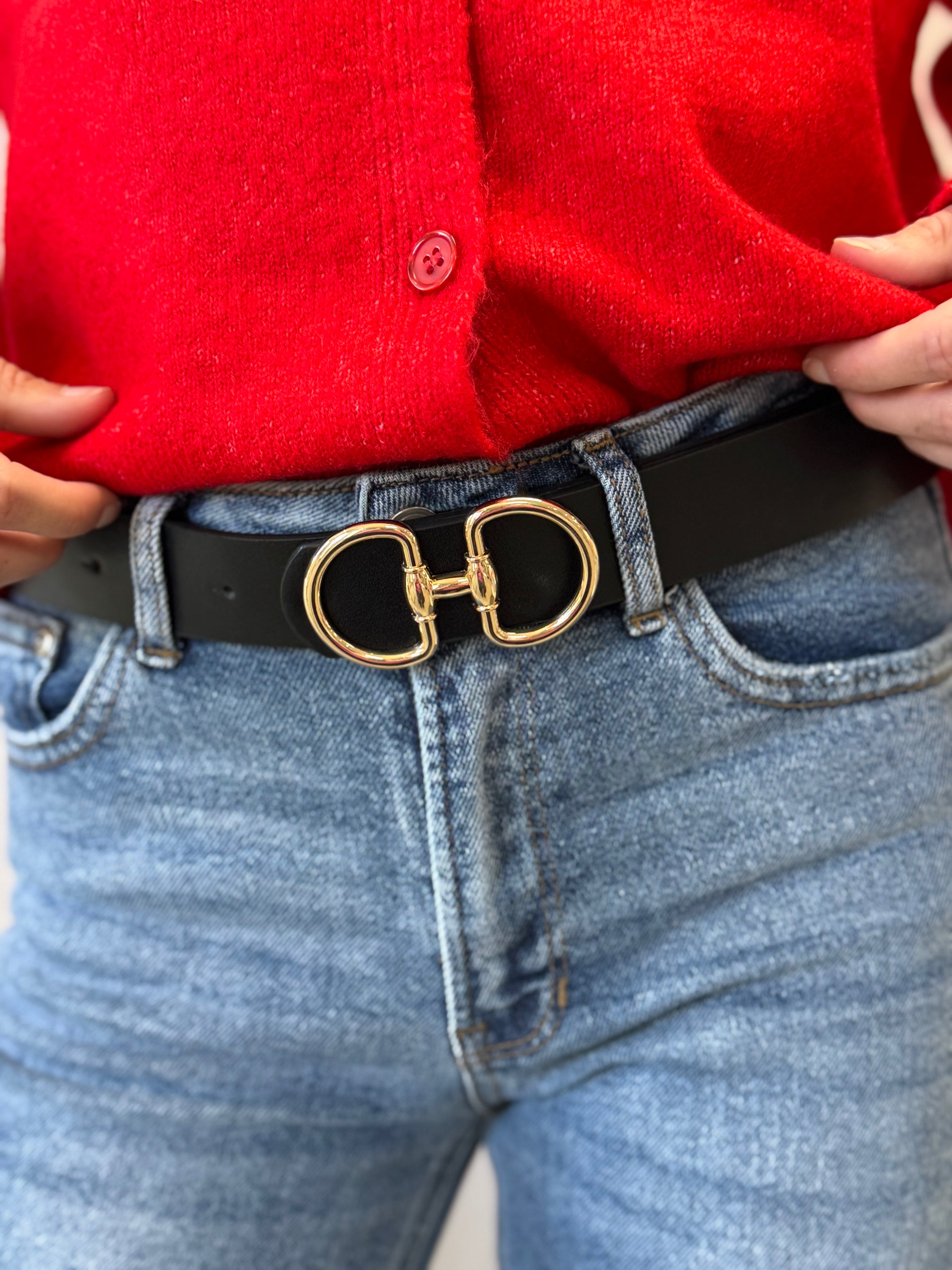 Avery Black Faux Leather Belt – Classic Gold Buckle Essential