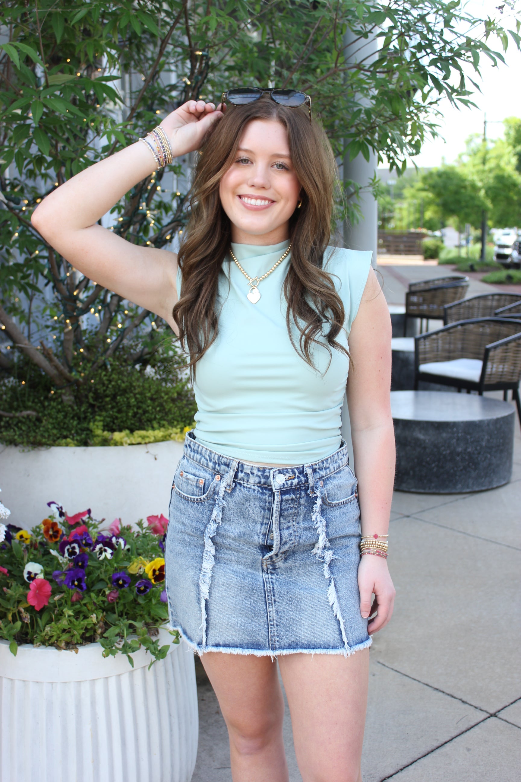 casual-blue-top-distressed-denim-skirt-summer-look.jpg