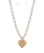 Pearl and Gold Heart necklace 