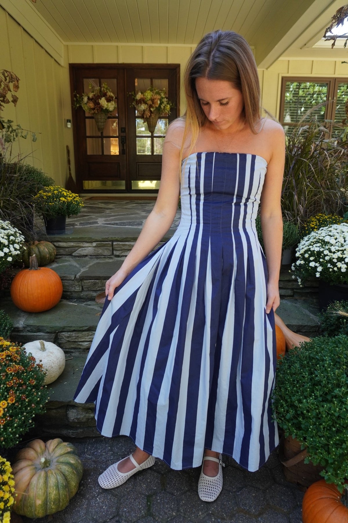 Strapless Striped Pleated Flare Midi Dress – Navy & Light Blue - Anderson Ave boutique